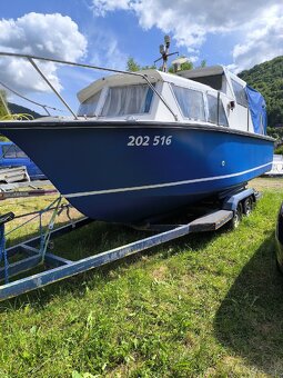 Prodám kajutovou motorovou loď - 3