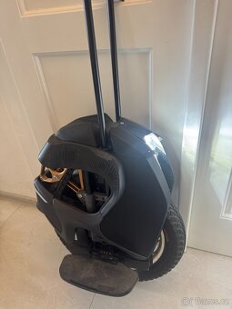 KingSong S18 elektrická jednokolka – najeto 4 300 km – 23 00 - 3