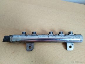 Palivová lišta Bosch 445216043 - 3