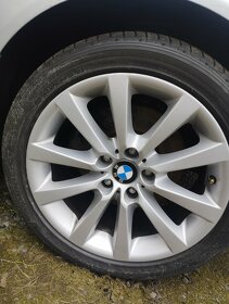 BMW E39  - orig. kola 18 -hezke , nepoškrábané v orig.stavu - 3