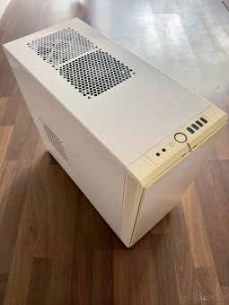 STARŠÍ HERNÍ PC i7 5820K/5600 XT/32G RAM/256GB SSD - 3