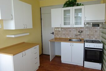 Prodej bytu 3+1, ulice Růžová v Mostě. - 3