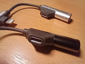 Iphone Lightning Adaptér 2v1 nabíjet telefon, poslech hudby - 3
