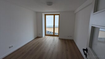 Ateliér v přízemí s předzahrádkou 2KK (54,9 m2), Bystřany - 3