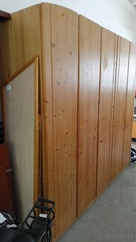 Šatní skříň z masivu borovice - 3