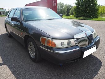 Lincoln Town Car 4.6 klima, kůže, automat - 3