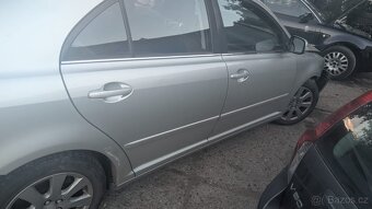 Toyota Avensis 1.8 , 2008r.v, benzínové motor, malý nájezd - 3