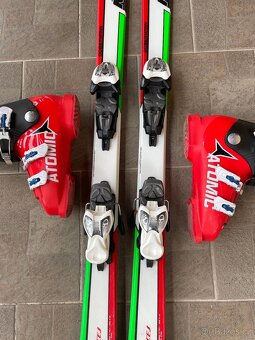 Lyže 140 cm + lyžáky 38-39. Použité jeden týden. - 3
