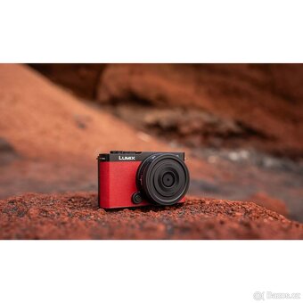 Prodám nově zakoupený Panasonic Lumix S9 + dva objektivy - 3