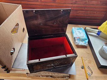 Prodám starožitný trezor - 3