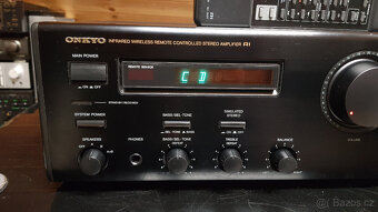 Onkyo A-8840 Stereo zesilovač + DO - 3