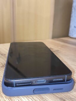 PRODÁM Samsung S25 12/128GB - 3