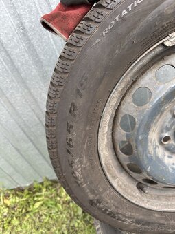 Zimní 195/65R15+plech.disky 5x112 - 3