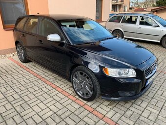 Volvo V50 D3 R-Design - 3