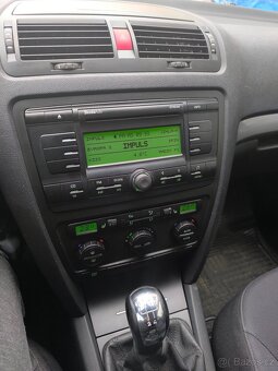 Škoda Octavia 2 rok 2005 77 kW km 384 - 3
