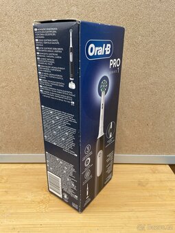 Elektrický zubní kartáček Oral-B Pro Series 1 Black - 3