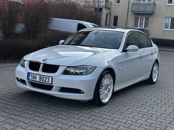 BMW Řada 3 E90 320i 110kW Sedan Navi Aut. klima Šíbr ALU R18 - 3