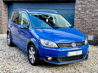 Volkswagen Touran 1.6 TDi Cross, výhřev, Bi-xenony, senzory - 3