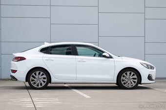 Hyundai i30 Fastback 1.4 T-GDi Family 7DCT - 3
