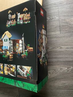 LEGO 10332 Středověké náměstí - 3