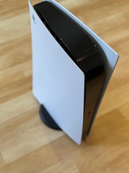 🎮 PlayStation 5 + 2 bezdrátové ovladače + 2 hry - 3