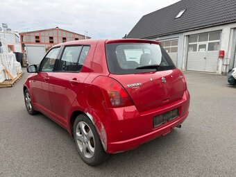 Suzuki Swift - 3