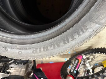 Prodám 245 45 r18 goodyear ultragrip 8 - 3