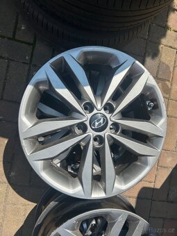 Prodám alu kola Hyundai i30 17"v5x114.3, 7J, ET-53 - 3