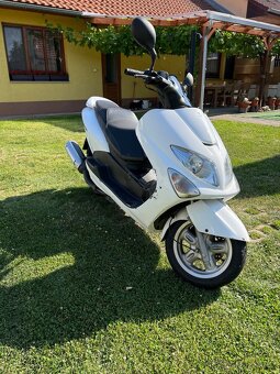 Skútr Yamaha Majesty 125 - 3