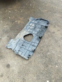 Mazda 3 kryt pod motor - 3
