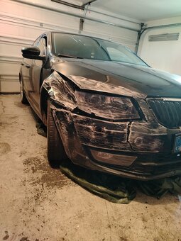 Škoda Octavia 3 - havarovaná - 3