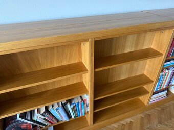 Dubová policová skříň na míru vyrobená PRAHA - 3