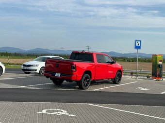 DODGE RAM 1500 V8 SPORT 4x4 2022 DPH - 3