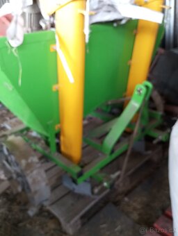 Prodám sazeč brambor - 3