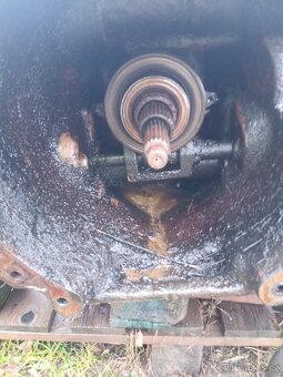 Převodovka z traktoru Zetor 7745 - 3