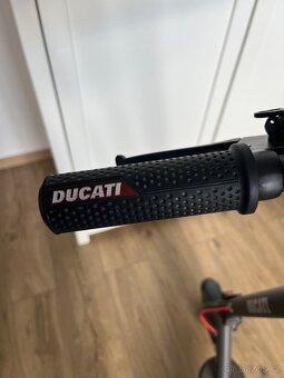 Elektrická koloběžka Ducati - 3