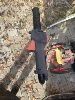 Motorový smetak Hecht - 3