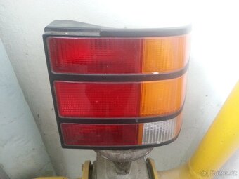 Originál nádobka a zadní světlo na Ford Scorpio - 3