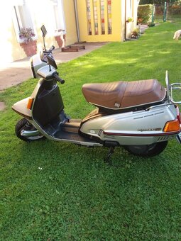 Skůtr Yamaha XC 180 - 3