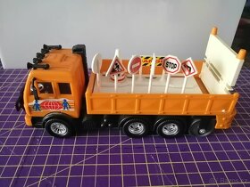Staré plastove auto - 3