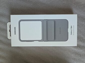 Samsung Galaxy flip6 - 3