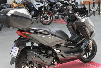 Honda Forza 350 2024 2200 km ČR DPH - 3