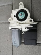 Řídící jednotka dveří 1K0959704E - 3