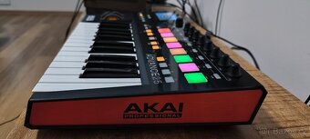 AKAI ADVANCE 25 - 3