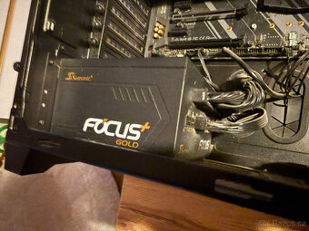 Herní PC  s GTX 1080 Ti a i7-8700K - 3