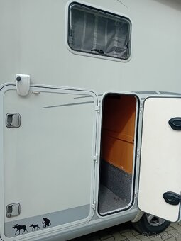 OBYTNÉ AUTO - 3