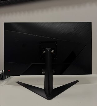 LCD monitor 27" MSI Optix G272 - 3