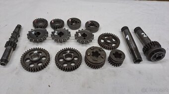 ČZ 125 B,T originální díly motoru, převodovky - 3