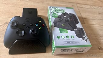 Xbox ovladač a nabíjecí stanice - 3