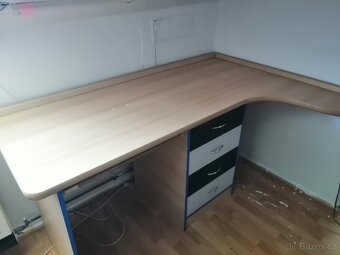 Psací stůl s výsuvnou policí klávesnice na - 3